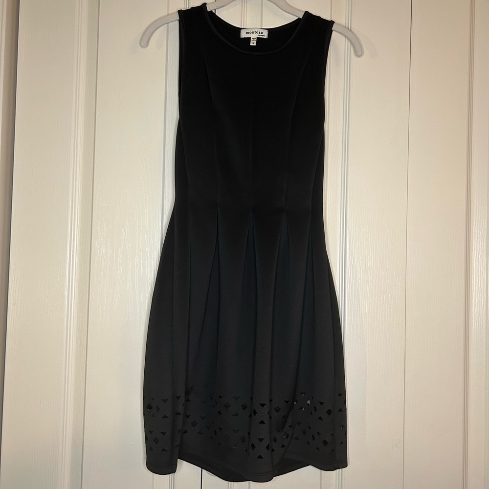 Women’s Sleeveless Simple Dress With Cut-Outs | Size S